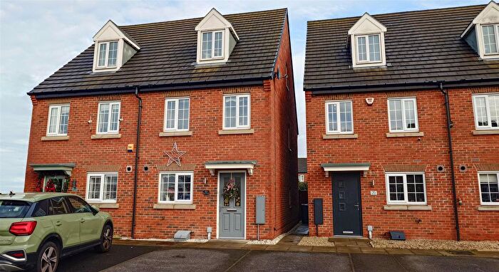 3 Bedroom Semi-Detached House For Sale In Falcon Close, Mexborough, S64