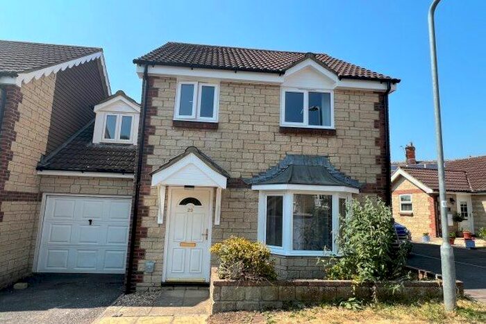 4 Bedroom Link Detached House To Rent In Brookfields, Castle Cary, BA7