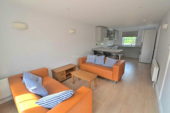 5 Bedroom Terraced House To Rent In Benyon Court, Bath Road, RG1