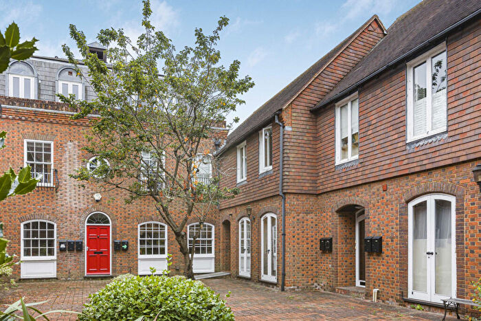 2 Bedroom Apartment For Sale In Lombard Street, Abingdon, OX14