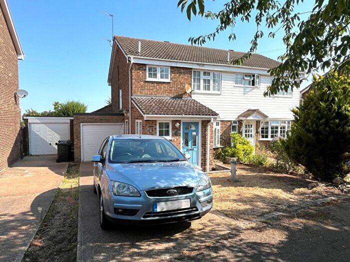 3 Bedroom Semi-Detached House For Sale In Lake Drive, Higham, Rochester, ME3