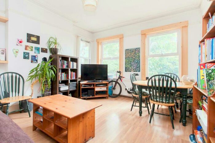 1 Bedroom Flat To Rent In Wallwood Road, Leytonstone, E11