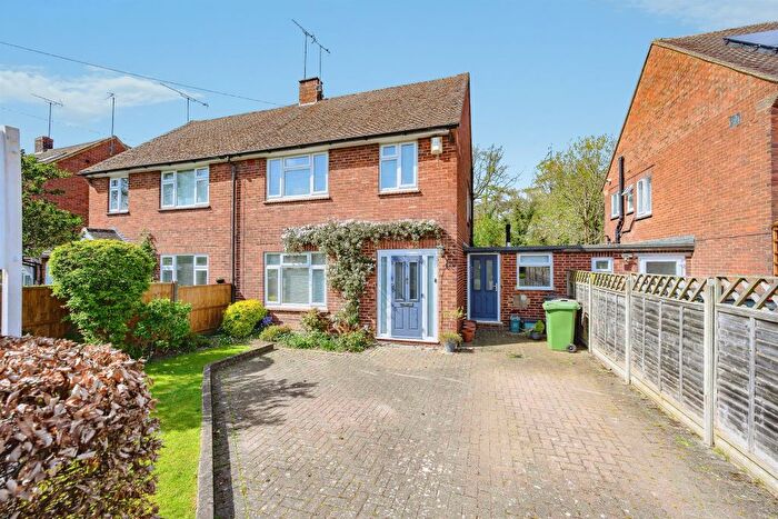 4 Bedroom Semi Detached House For Sale In Beech Road, St. Albans, AL3