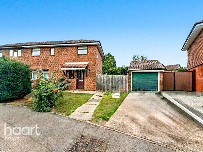 3 Bedroom Semi-Detached House For Sale In Comfrey Court, Grays, RM17