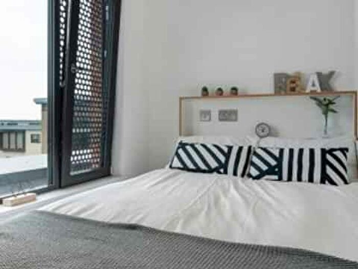 Studio To Rent In Deluxe Ensuite, Magdalen Street, Colchester, Essex, CO1