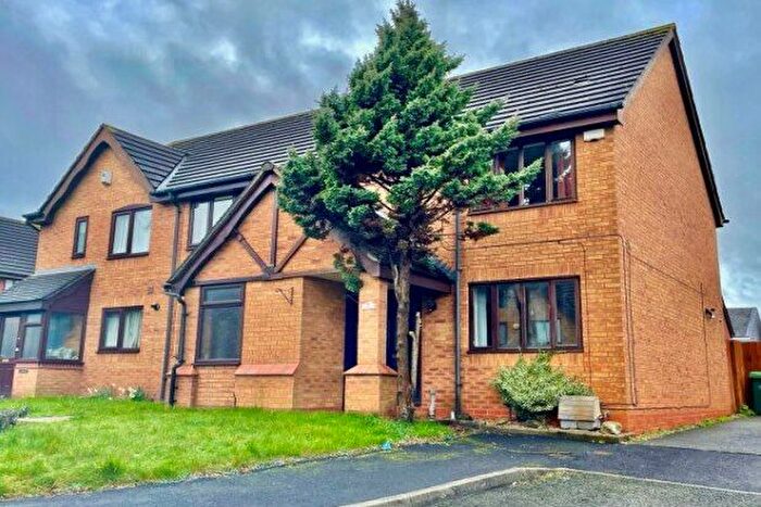 2 Bedroom Property To Rent In Lara Grove, Tipton, DY4