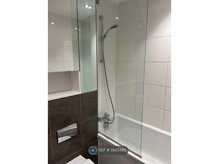 1 Bedroom Flat To Rent In Adana Building, London, SE13