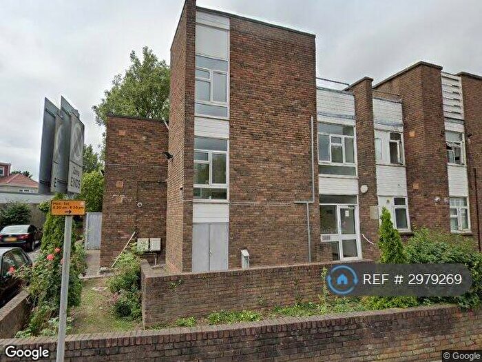 3 Bedroom Flat To Rent In Milton Road, Harrow, HA1