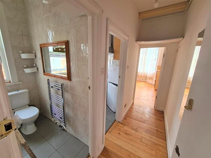 Studio To Rent In Westbury Avenue, London, N22