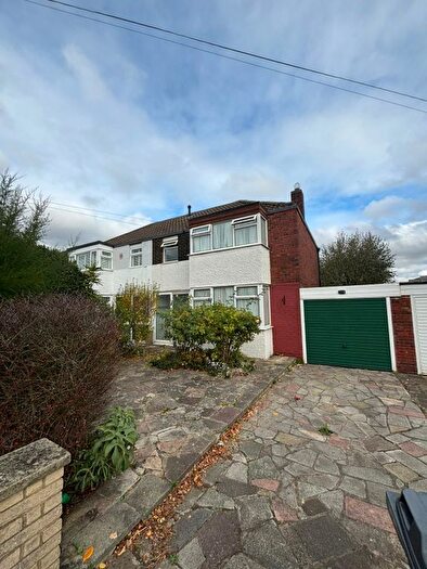 3 Bedroom Semi-Detached House To Rent In Fullwell Avenue, Ilford, IG5