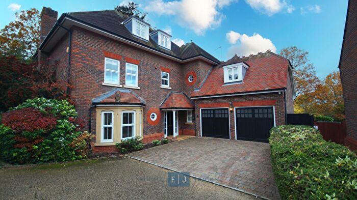 6 Bedroom Detached House For Sale In Regents Drive, Woodford Green, IG8