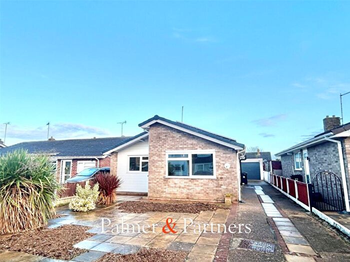 3 Bedroom Bungalow For Sale In Ventnor Drive, Clacton-on-Sea, Essex, CO15