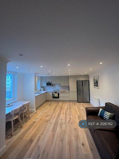 2 Bedroom Flat To Rent In Fettes Row, Edinburgh, EH3