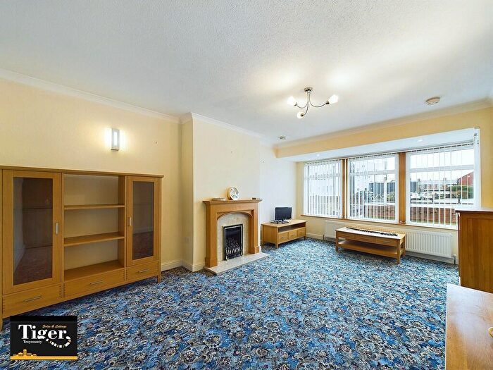 2 Bedroom Semi-Detached Bungalow For Sale In Highfield Road, Blackpool, FY4