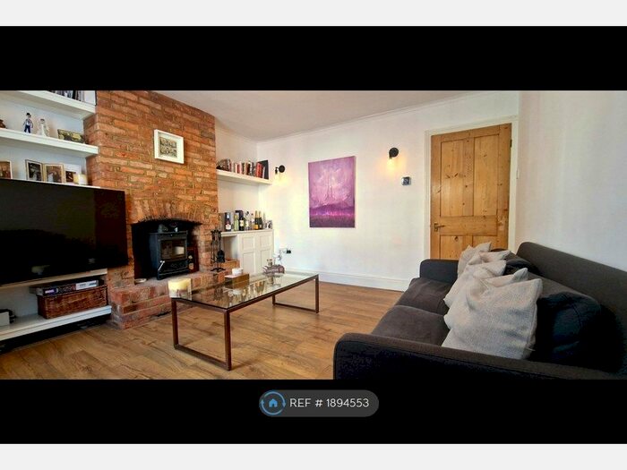 2 Bedroom Terraced House To Rent In Victoria Road, Berkhamsted, HP4