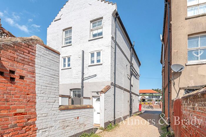 3 Bedroom Maisonette To Rent In High Street, East Runton, NR27