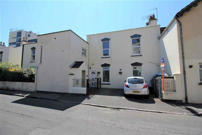2 Bedroom Flat To Rent In Park Villas, Weston-Super-Mare BS23