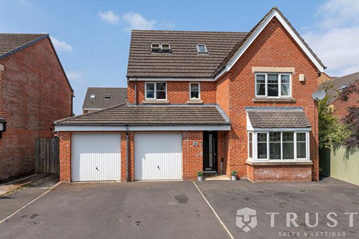 6 Bedroom Detached House For Sale In Burnleys Mill Road, Gomersal, BD19