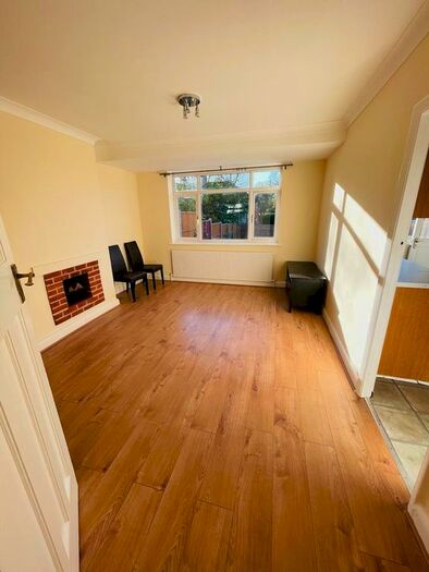 3 Bedroom Detached Bungalow To Rent In Chaplin Rd, Wembley, Middlesex, HA0