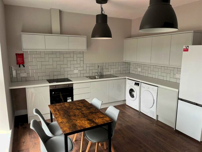 4 Bedroom Flat To Rent In Gloucester Road, Horfield, BS7