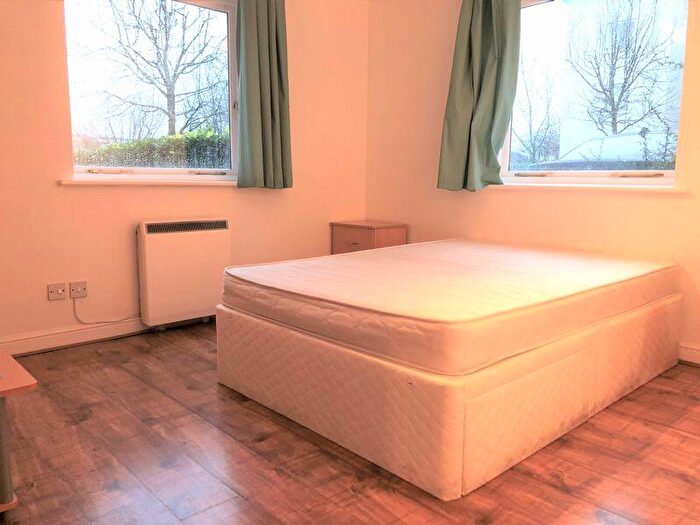 2 Bedroom Apartment To Rent In Felixstowe Court, London, E16