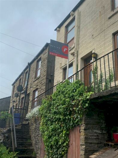 2 Bedroom Terraced House To Rent In Bankfield Street, Bacup, OL13