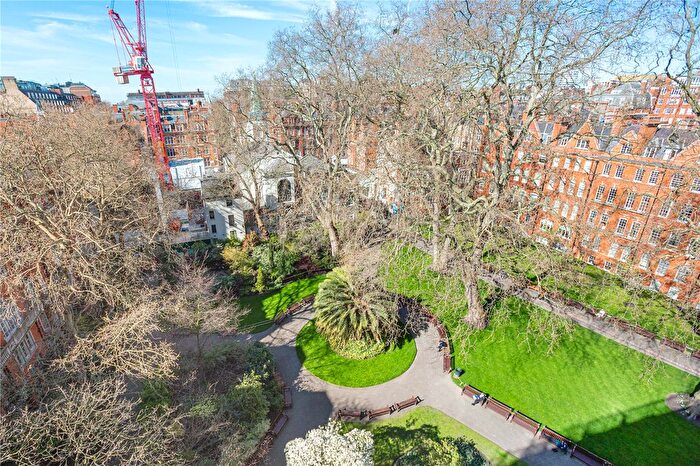 3 Bedroom Flat To Rent In South Street, Mayfair, London, W1K