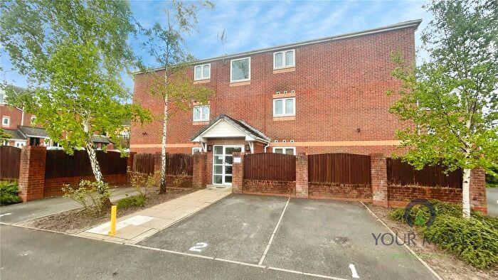 2 Bedroom Flat For Sale In Stoneclough Mews, Oldham, Greater Manchester, OL1
