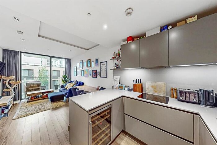2 Bedroom Apartment For Sale In Satin House, Goodman's Fields, E1