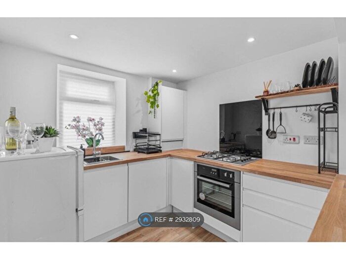 2 Bedroom Terraced House To Rent In Parkers Row, Pontypool, NP4
