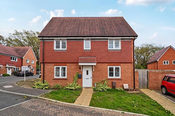 3 Bedroom Detached House For Sale In Cartwright Close, Waterlooville, PO8