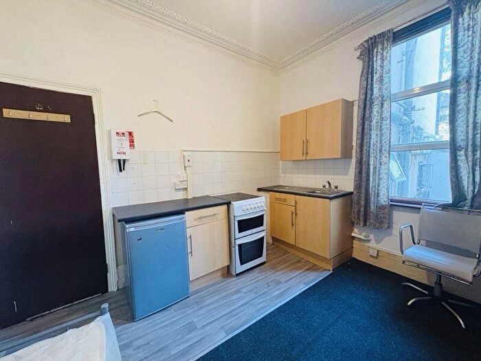 Studio To Rent In Pellerin Road, London, N16