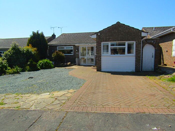 3 Bedroom Detached Bungalow To Rent In Wade Reach, Walton On The Naze, CO14