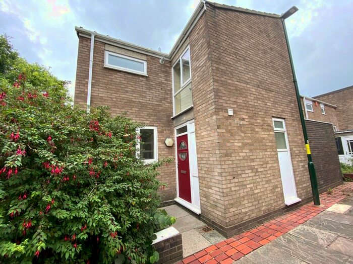 3 Bedroom House To Rent In Acorn Grove, B1