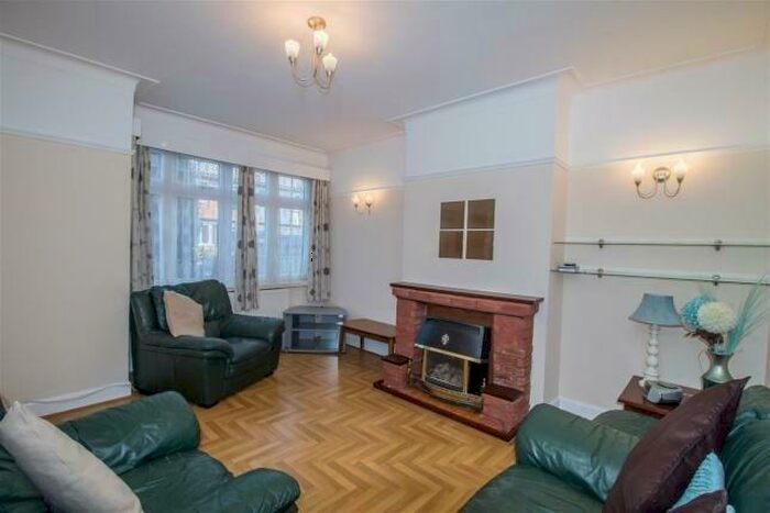 2 Bedroom Apartment To Rent In St Thomas Road, Finsbury Park, N4