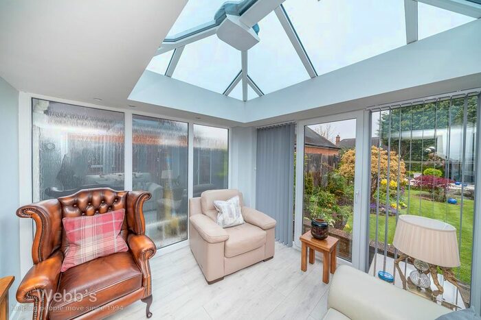2 Bedroom Detached Bungalow For Sale In Hall Lane, Pelsall, Walsall, WS3