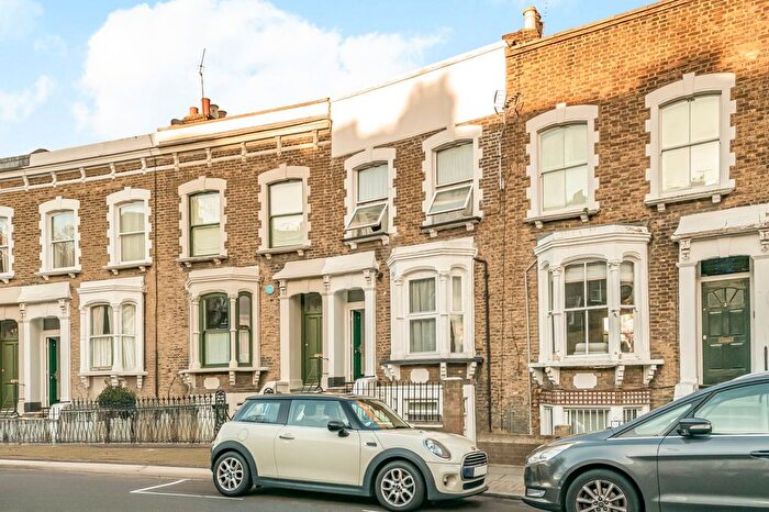 3 Bedroom Terraced House For Sale In Leconfield Road, Newington Green, N5