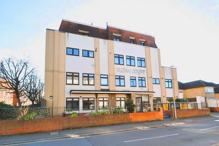 2 Bedroom Flat To Rent In Coombe Road, New Malden, KT3
