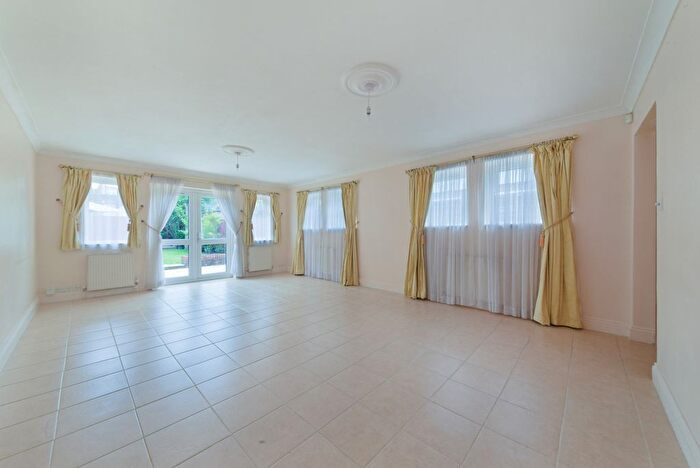 5 Bedroom Property To Rent In Worthington Road, Tolworth, Surbiton, KT6