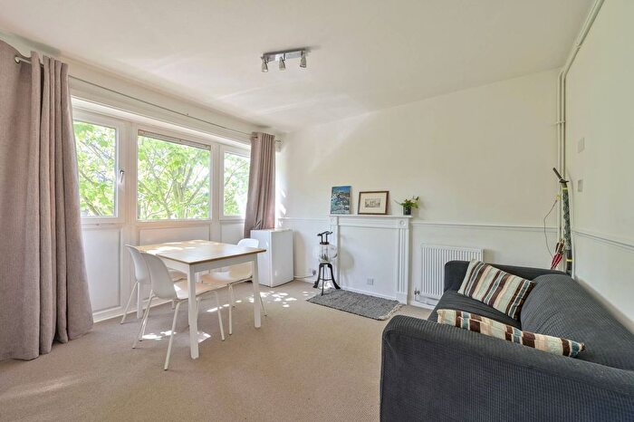 4 Bedroom Flat To Rent In Arabella Drive, Roehampton, London, SW15