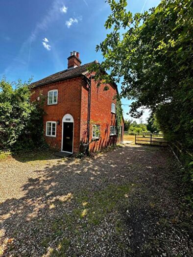 2 Bedroom Semi Detached House To Rent In Church End, RG27