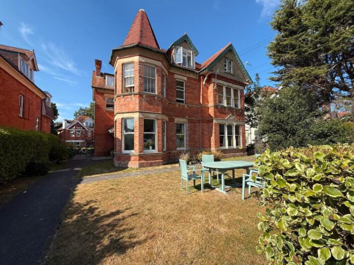 1 Bedroom Flat For Sale In Percy Road, Bournemouth, BH5