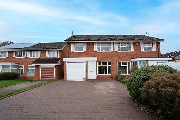 3 Bedroom Semi Detached House For Sale In Glascote Close, Solihull, B90