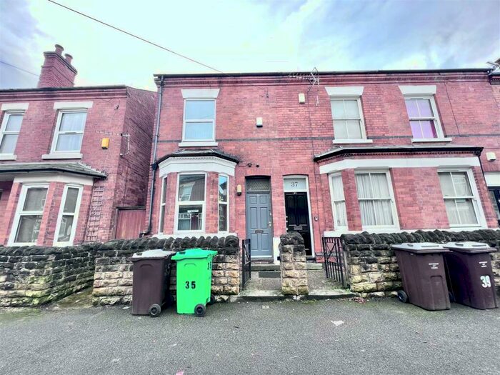 5 Bedroom House To Rent In Midland Avenue, Nottingham, NG7