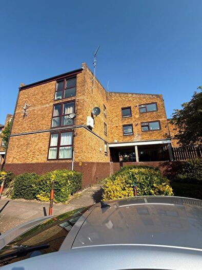 2 Bedroom Flat For Sale In Maskell Road, London, SW17