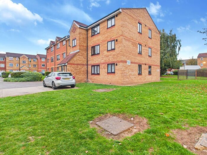 1 Bedroom Studio For Sale In Redford Close, Feltham, Middlesex, TW13