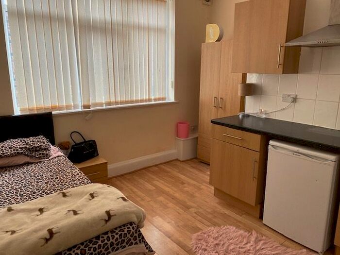 1 Bedroom Studio To Rent In Oak Crest, Bawtry Road, Doncaster, DN4