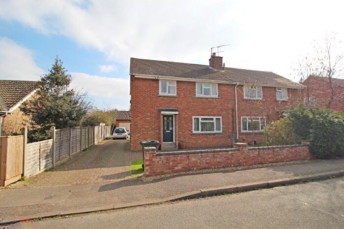 3 Bedroom Semi-Detached House For Sale In Millfield Road, Deeping St James, PE6