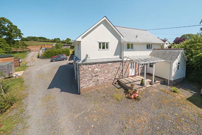 4 Bedroom Detached House For Sale In The Oaks, Brayford, EX32