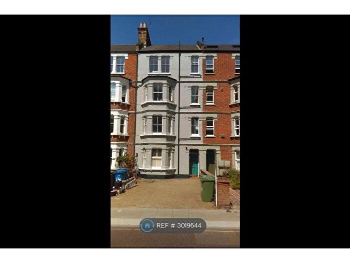 2 Bedroom Flat To Rent In Kennington, London, SE11